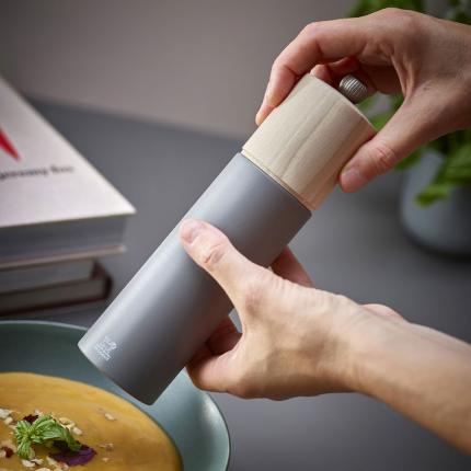 Boreal - Moulin à poivre manuel en bois, gris roche, 21cm - 8in