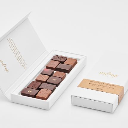 Coffret de 12 bonbons de chocolats assortis