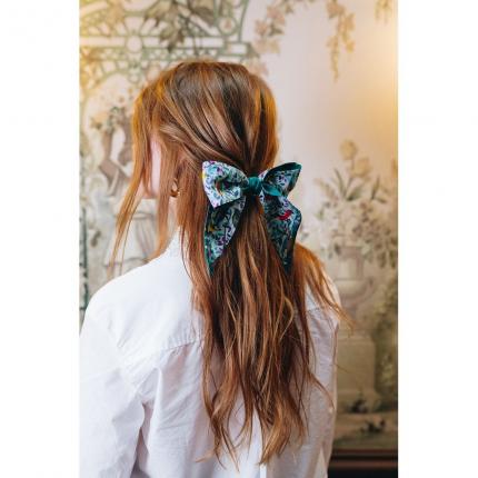 Bandeau de soie en twill de soie
imprimé L'arbre aux Oiseaux de l'artiste Victoria Ball