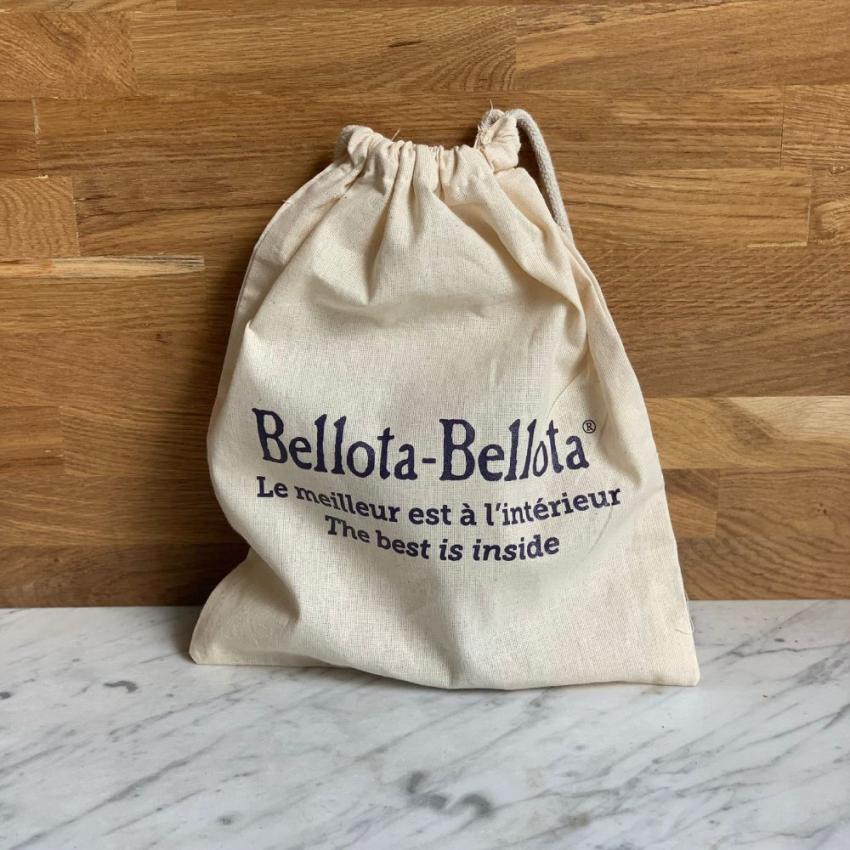 Morceau de jambon Bellota-Bellota® et son couteau