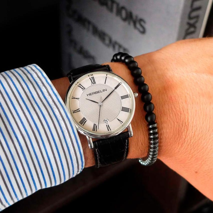 CLASSIQUE – QUARTZ – ACIER & CUIR NOIR