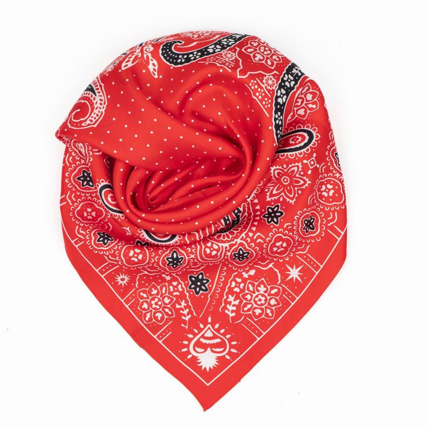 Carré 67 en twill de soie imprime bandana