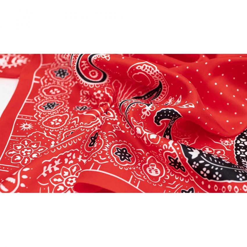 Carré 67 en twill de soie imprime bandana