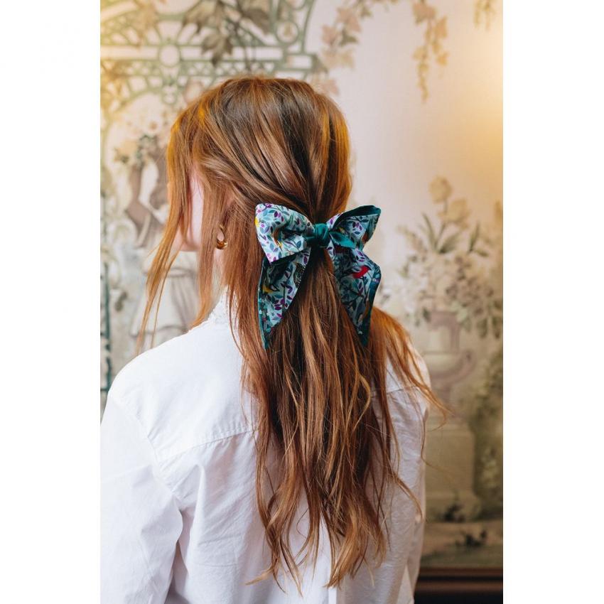 Bandeau de soie en twill de soie imprimé L'arbre aux Oiseaux de l'artiste Victoria Ball